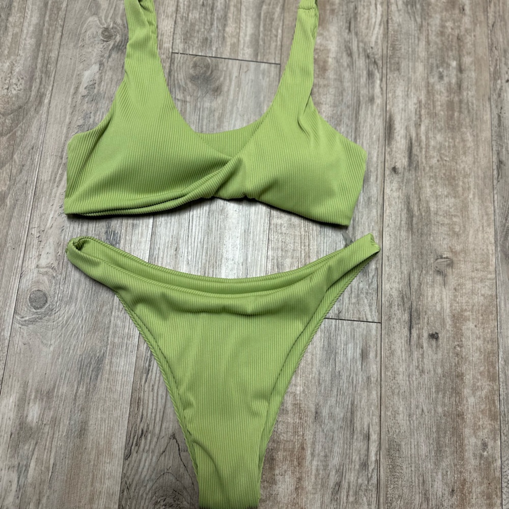 💚🍀 NEW & HOT Bathing Suit